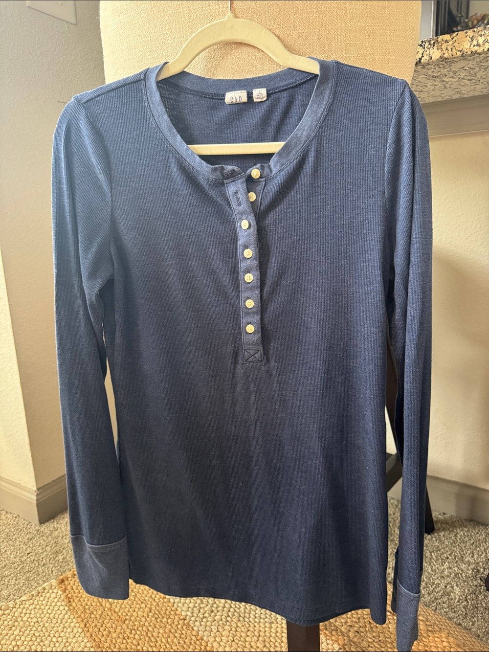 GAP - Navy - Ribbed Henley - Size M tall